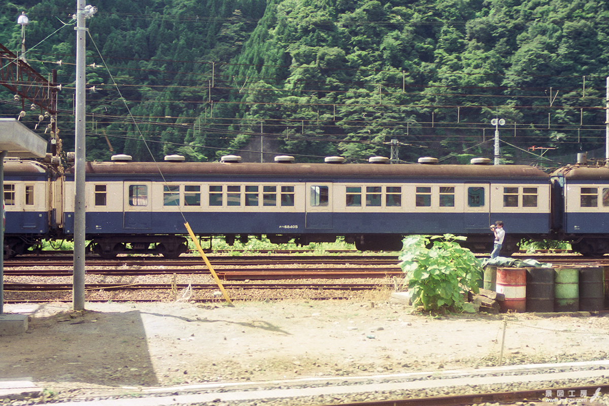 クハ68405側面