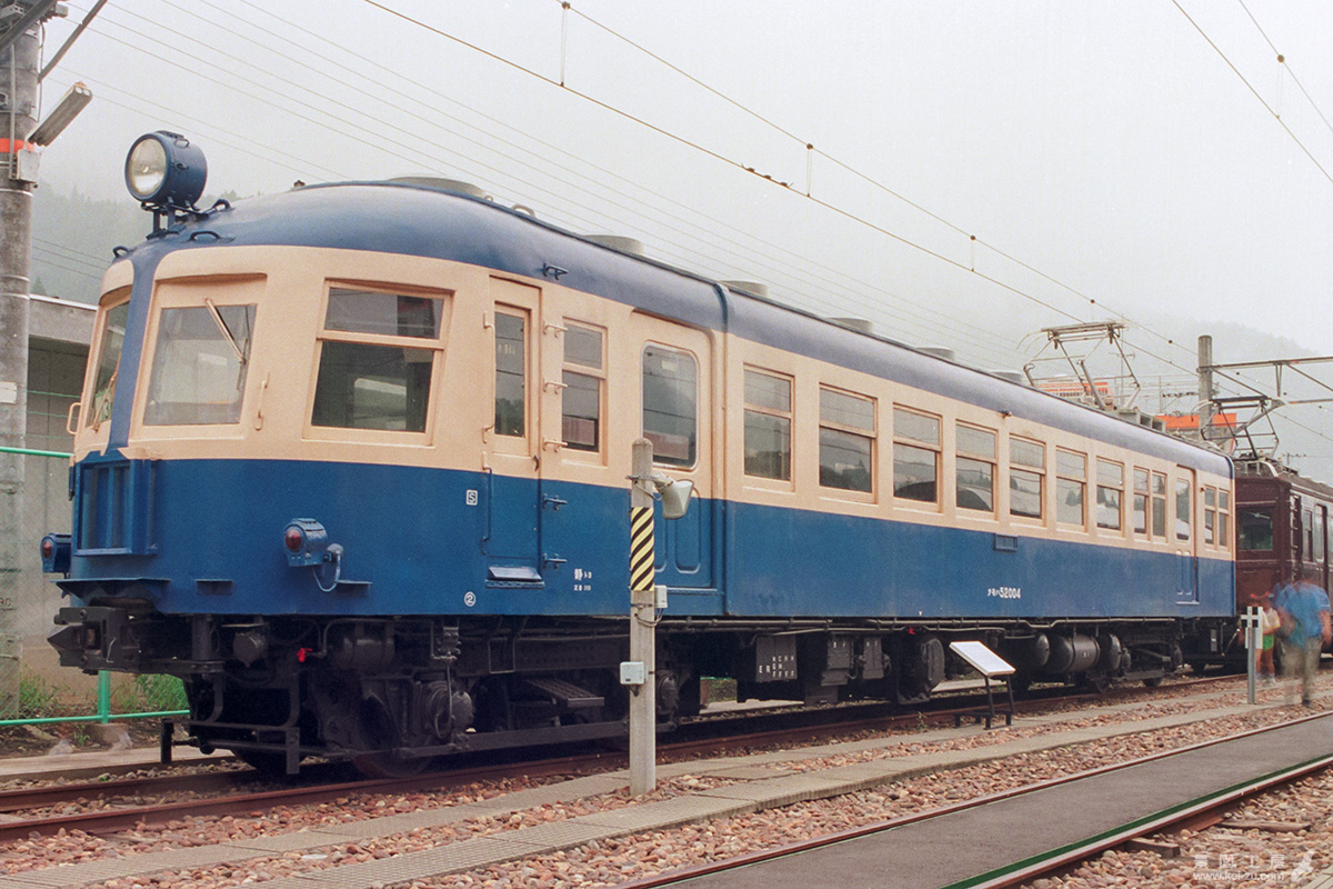クモハ52004