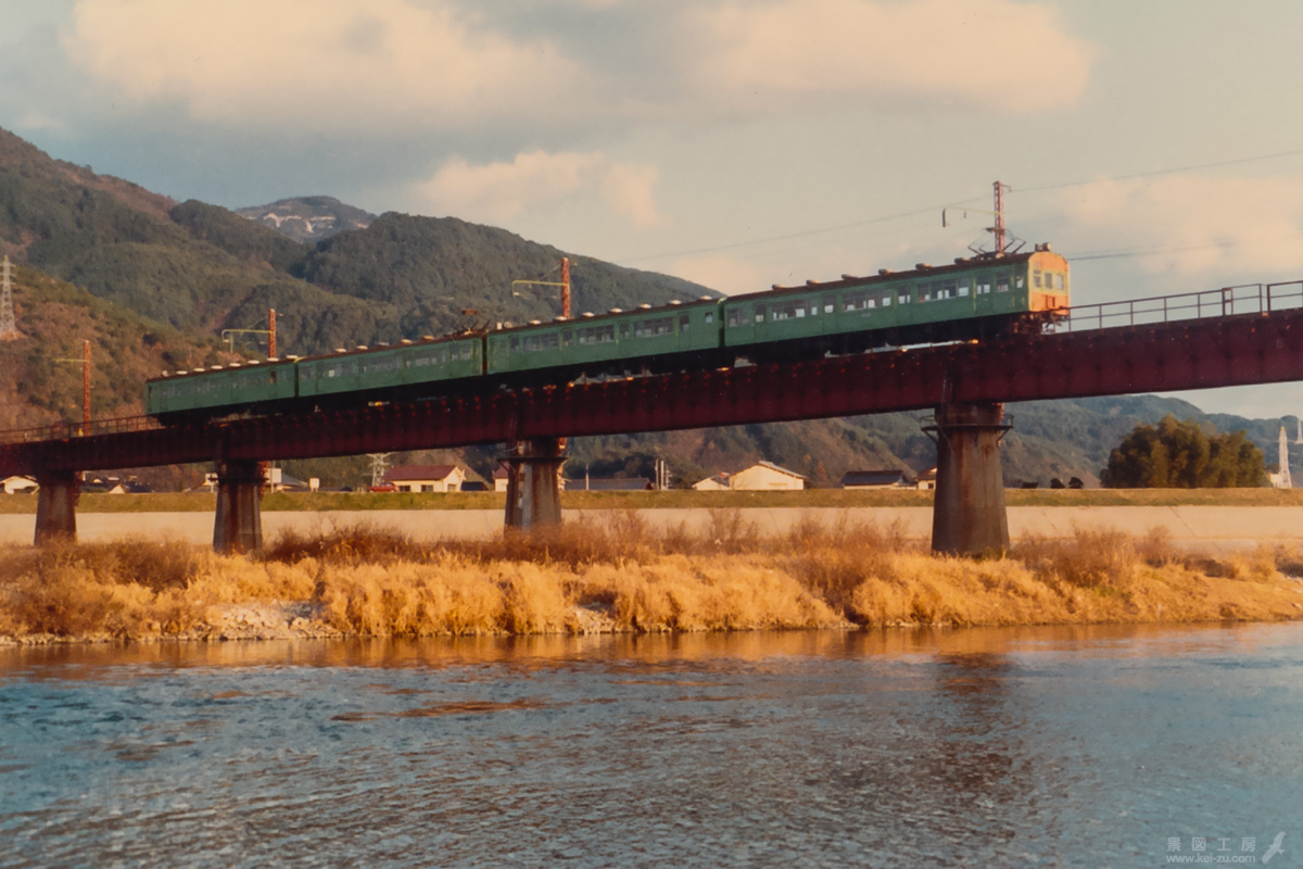 739M　クモハ73313