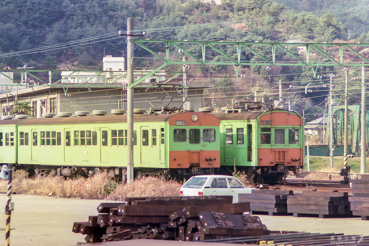 横川駅電流線の73系