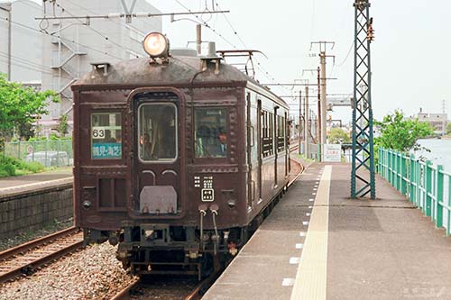 新芝浦駅のクモハ12053